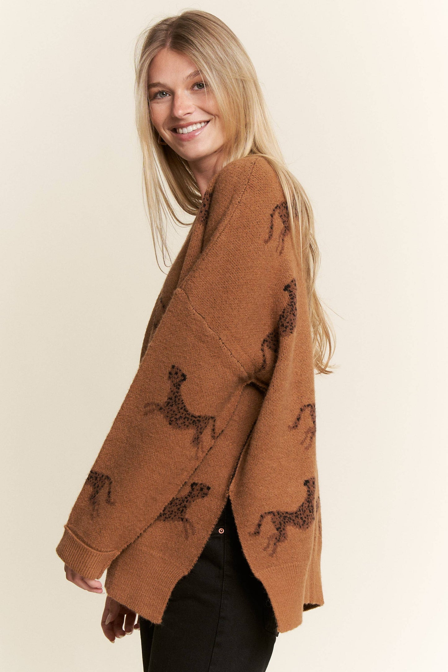 CHEETAH DESIGN KNIT SWEATER
