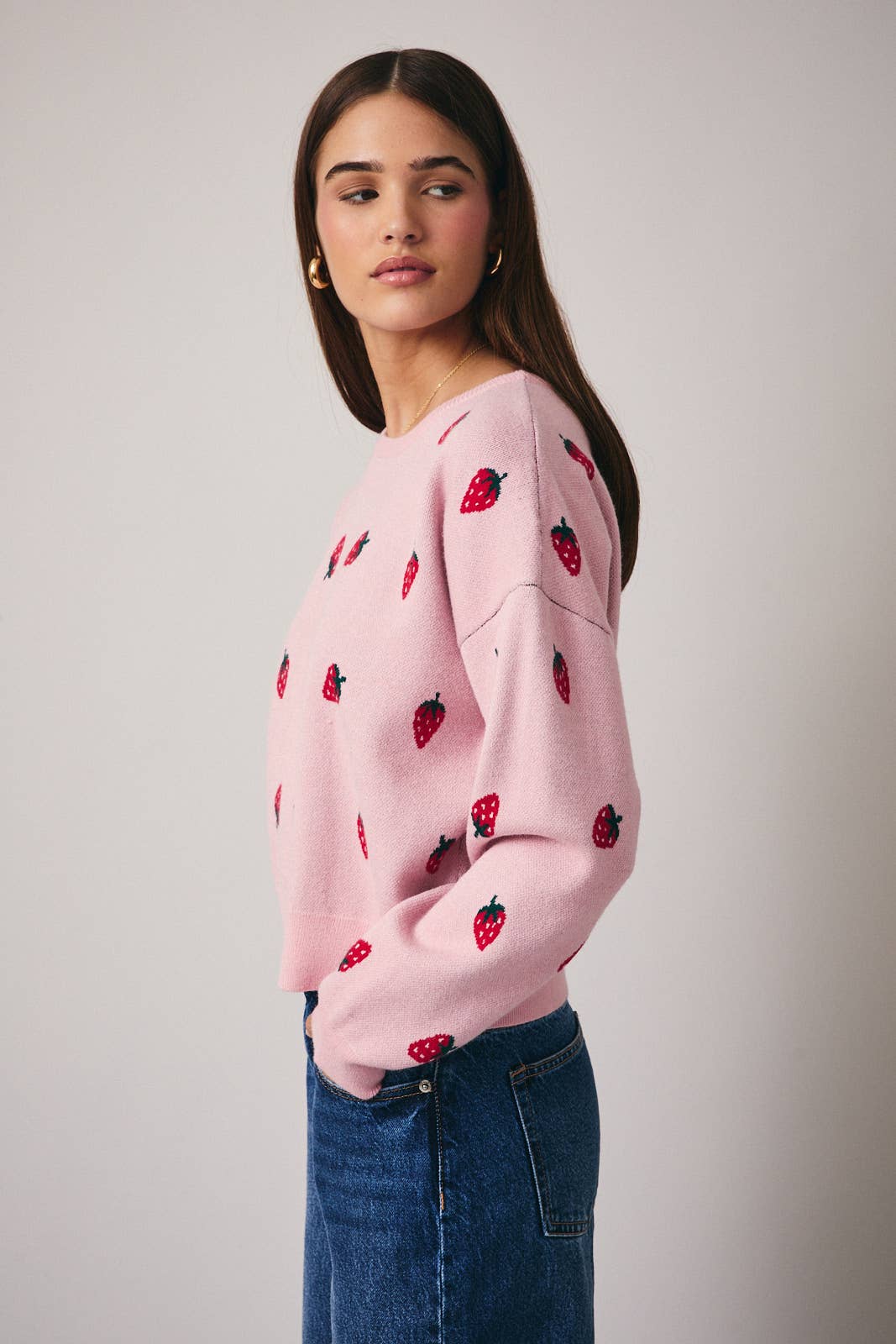 ROUND NECK LONG SLEEVE STRAWBERRY GRAPHIC SWEATER