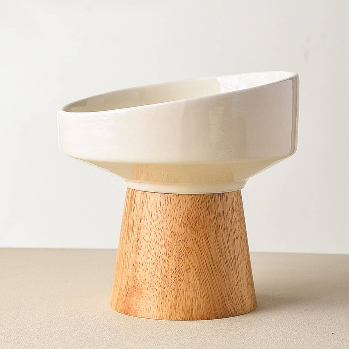 Tilted Raised Ceramic Pet Bowl for Neck Comfort_CWMM5938