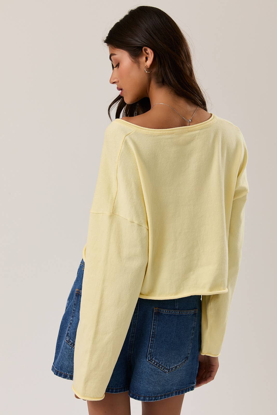 DROP SHOULDER V-NECK BOXY CROPPED SWEATER