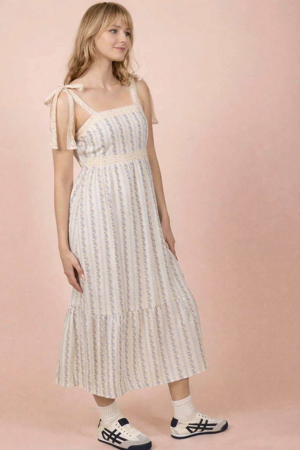 Very J , Lace Trim Detail Floral Midi Dress