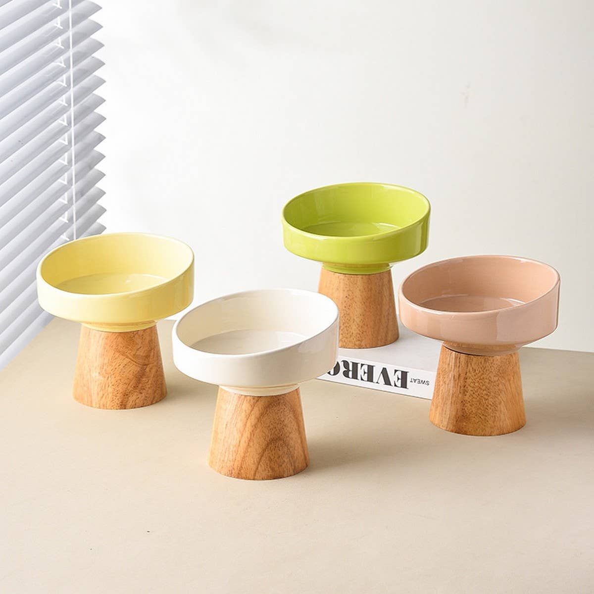 Tilted Raised Ceramic Pet Bowl for Neck Comfort_CWMM5938