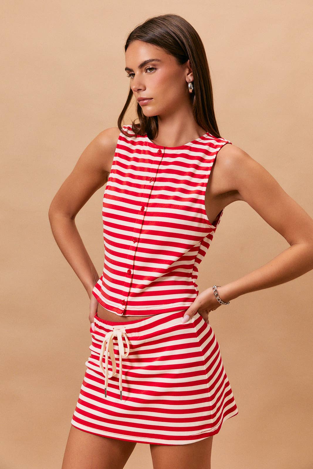 SLEEVELESS HIGH NECK STRIPE KNIT TOP