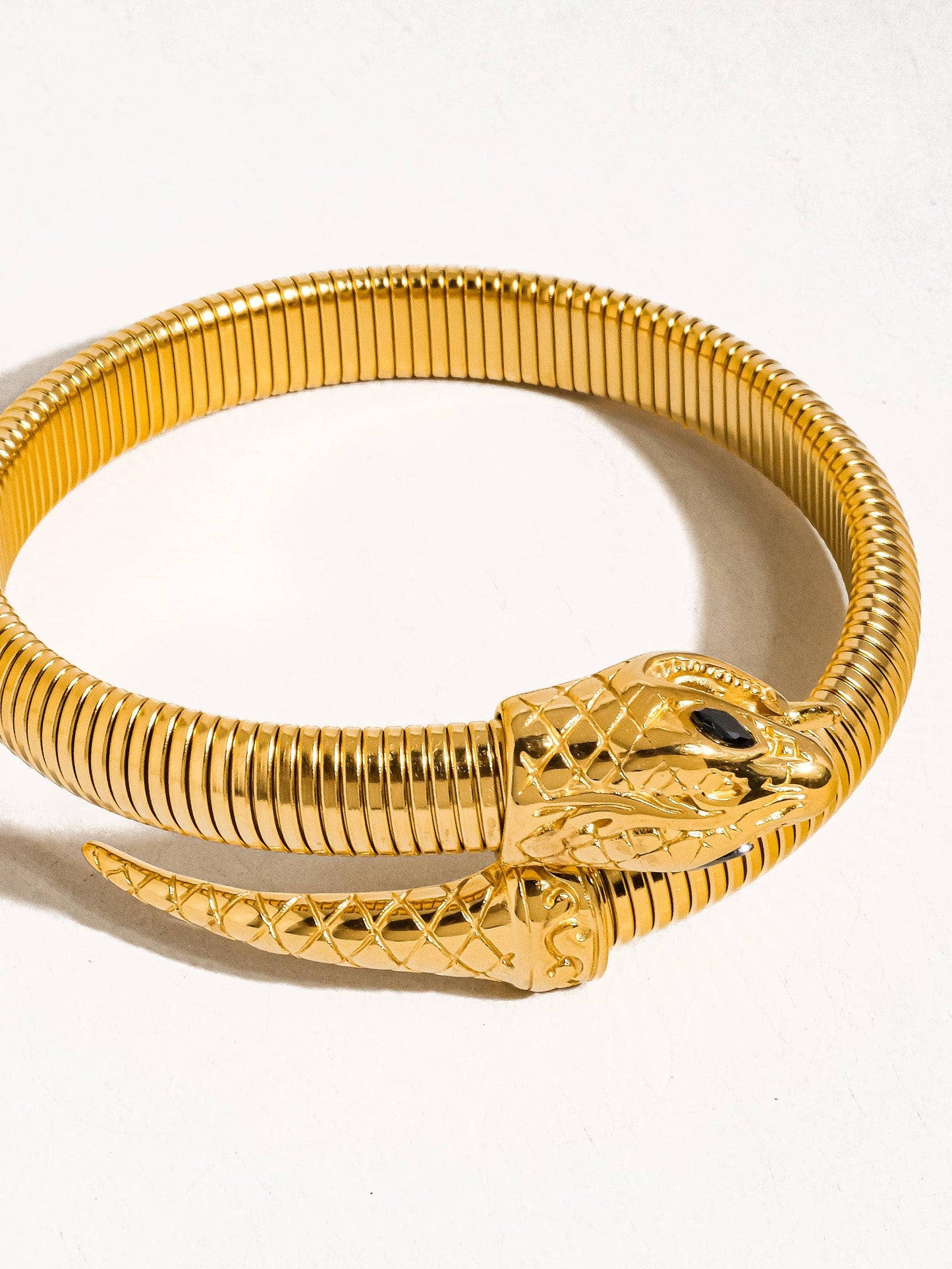 Paix 18K Gold Non-Tarnish Serpent Bangle