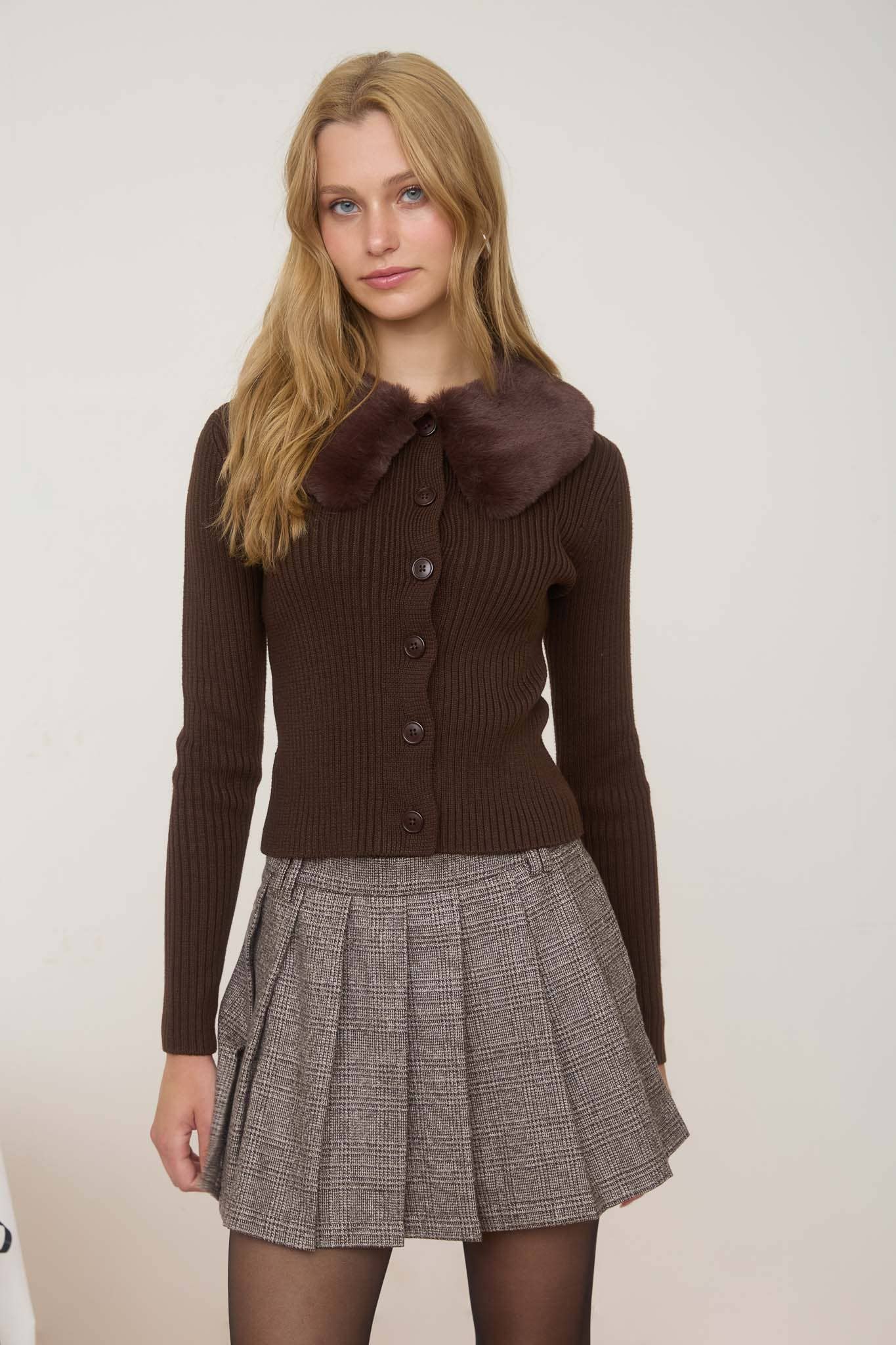 FAUX FUR COLLAR BUTTON DOWN SWEATER KNIT CARDIGAN: BLACK