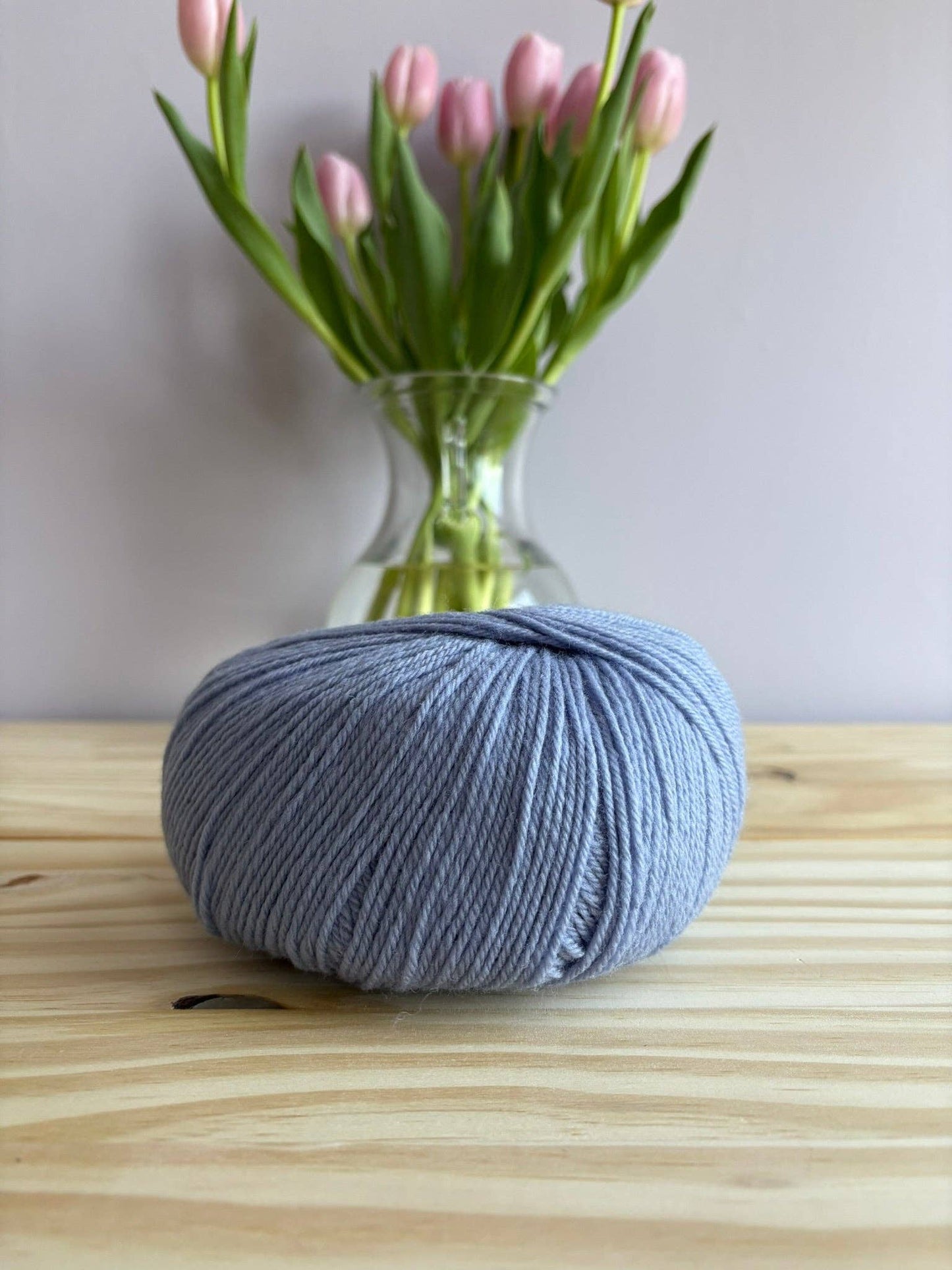 Universal Yarn Deluxe DK weight yarn - pure wool yarn, superwash