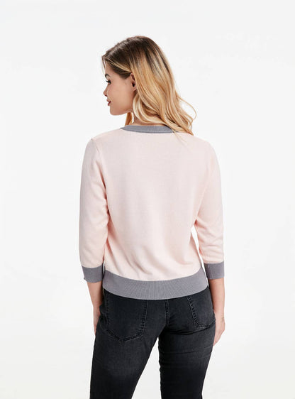 26206 | Leslie | Swingin’ Pigeons (Embroidered)