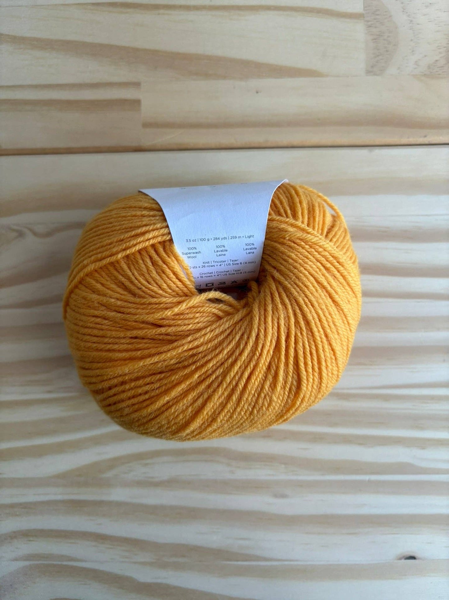 Universal Yarn Deluxe DK weight yarn - pure wool yarn, superwash