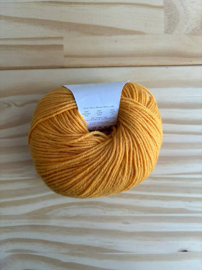 Universal Yarn Deluxe DK weight yarn - pure wool yarn, superwash