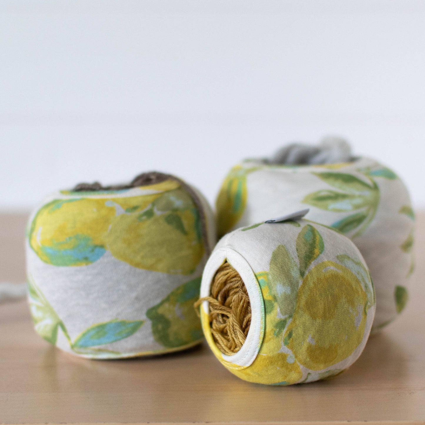 Limon COZY CAKES Yarn Cozy