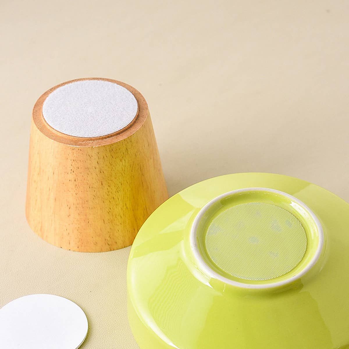 Tilted Raised Ceramic Pet Bowl for Neck Comfort_CWMM5938