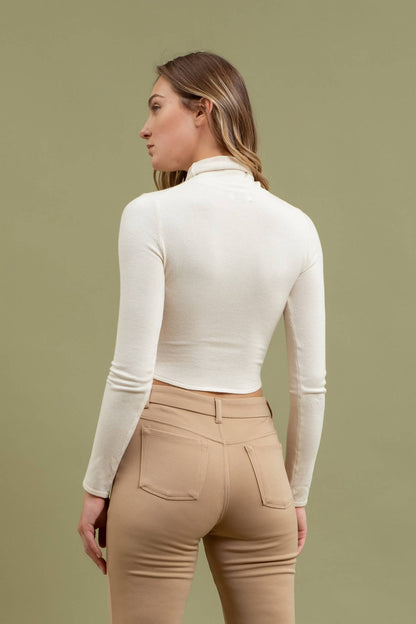 DRAPE TURTLENECK CROPPED KNIT SWEATER