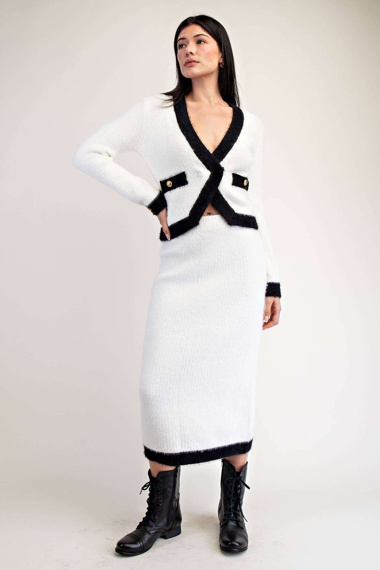 TT5933 FUZZY SWEATER CARDIGAN WITH CONTRAST EDGE DETAIL