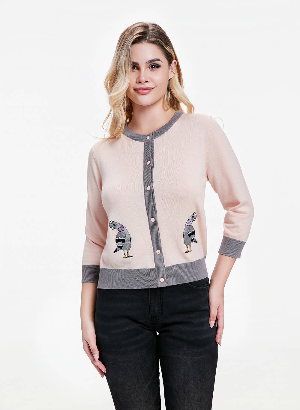 26206 | Leslie | Swingin’ Pigeons (Embroidered)