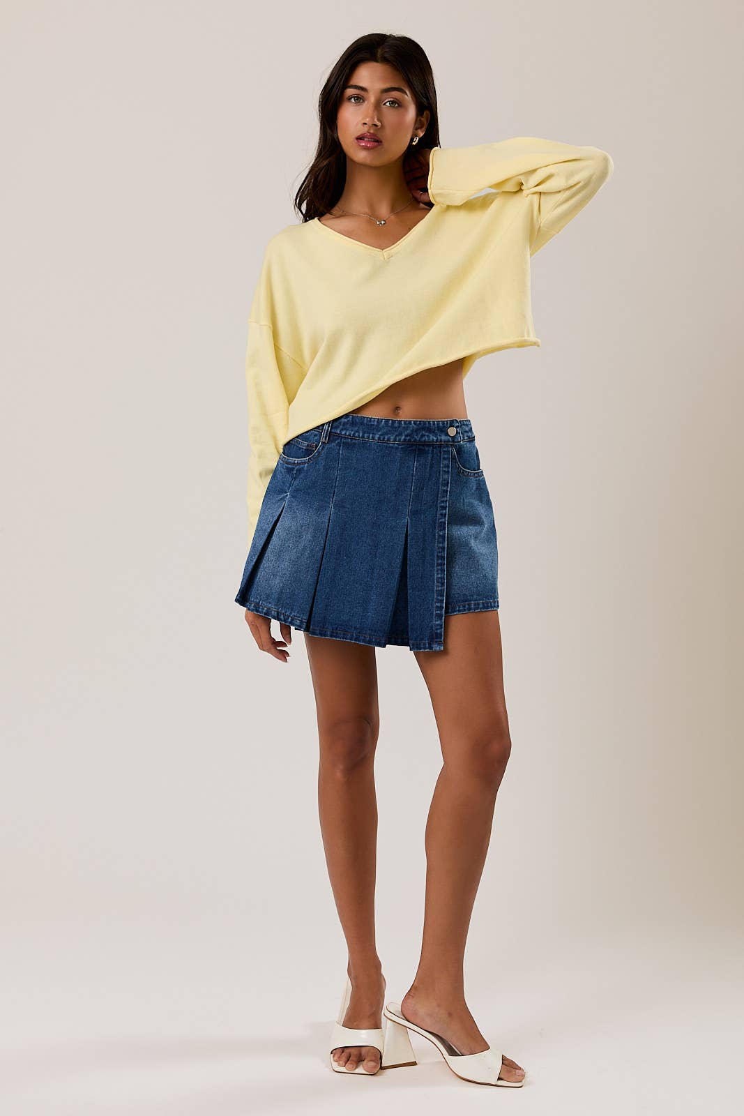 DROP SHOULDER V-NECK BOXY CROPPED SWEATER