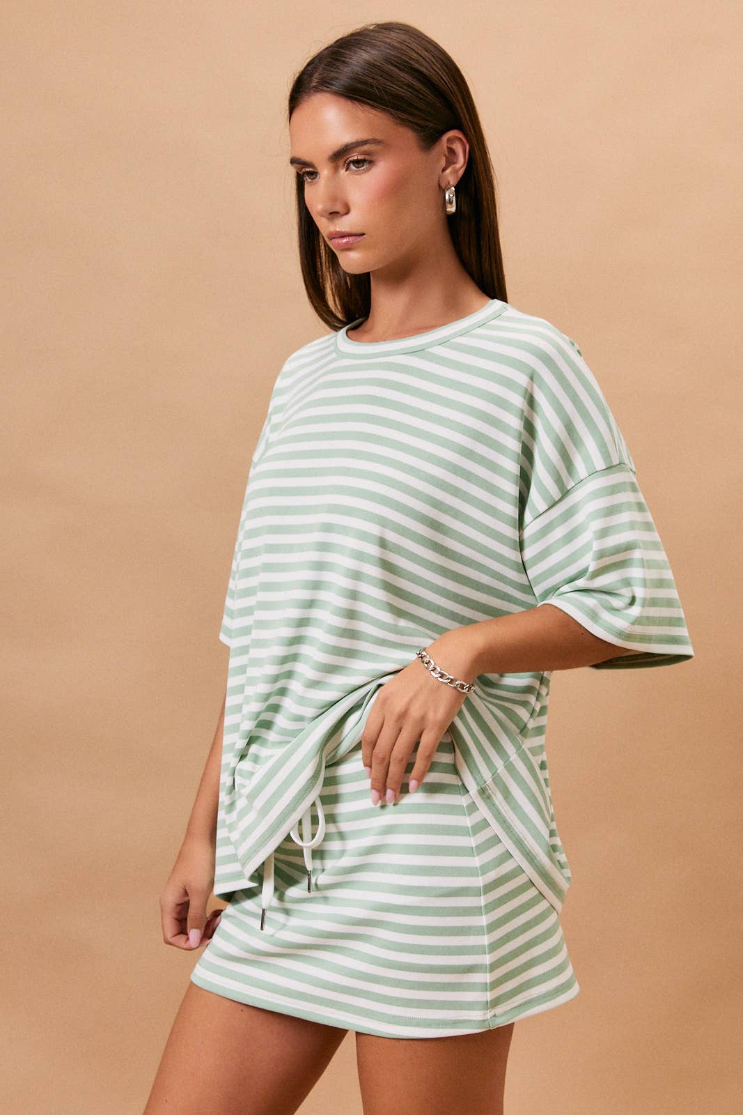 SHORT SLEEVE ROUND NECK OVERSIZED STRIPE T-SHIRT