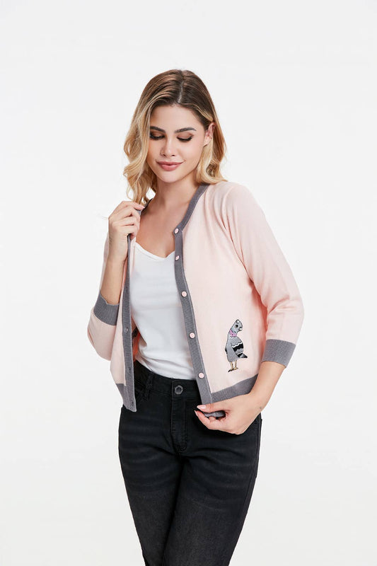 26206 | Leslie | Swingin’ Pigeons (Embroidered)