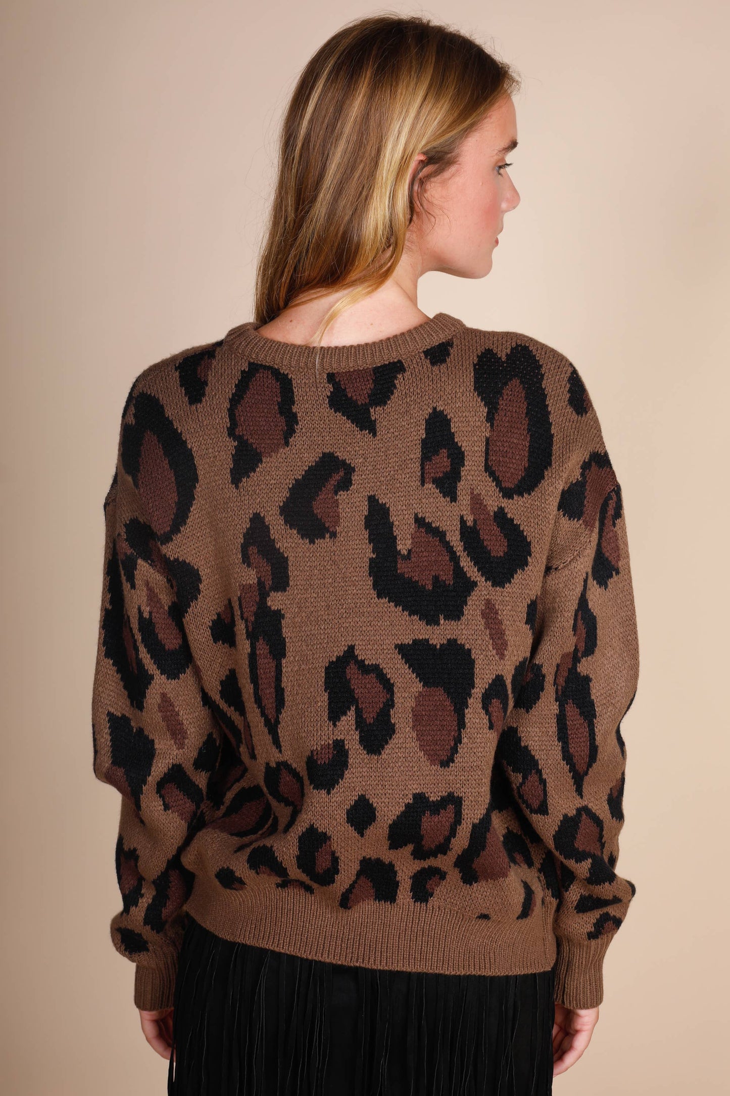 LEOPARD ROUND NECK SWEATER