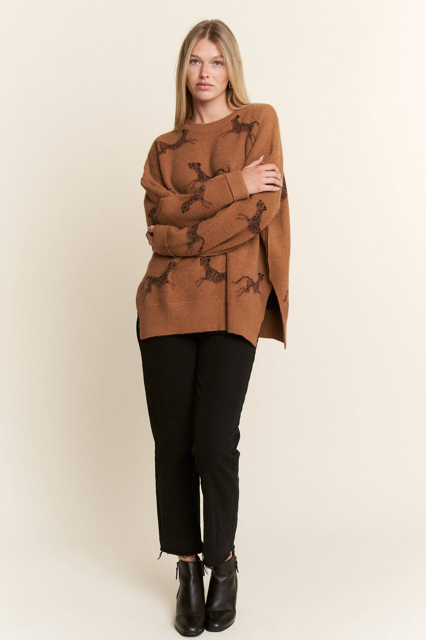 CHEETAH DESIGN KNIT SWEATER