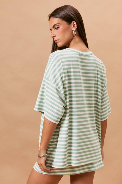 SHORT SLEEVE ROUND NECK OVERSIZED STRIPE T-SHIRT