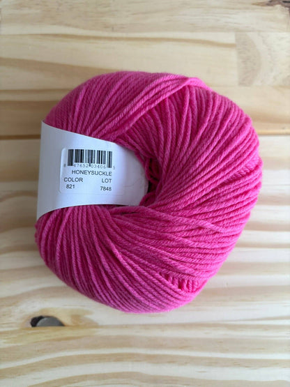 Universal Yarn Deluxe DK weight yarn - pure wool yarn, superwash